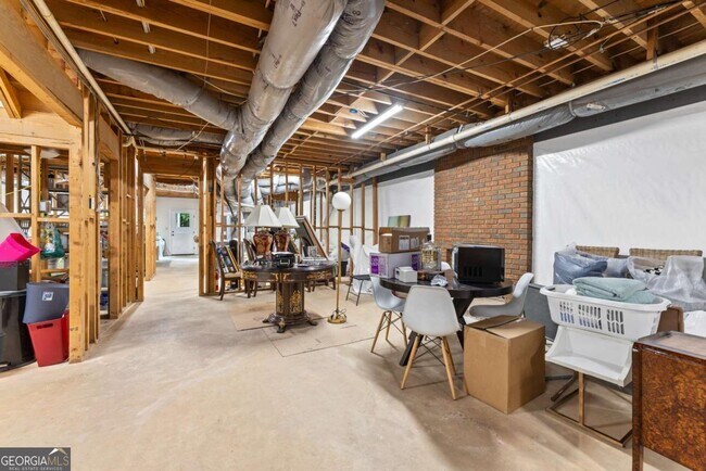 Building Photo - 9950 Farmbrook Ln