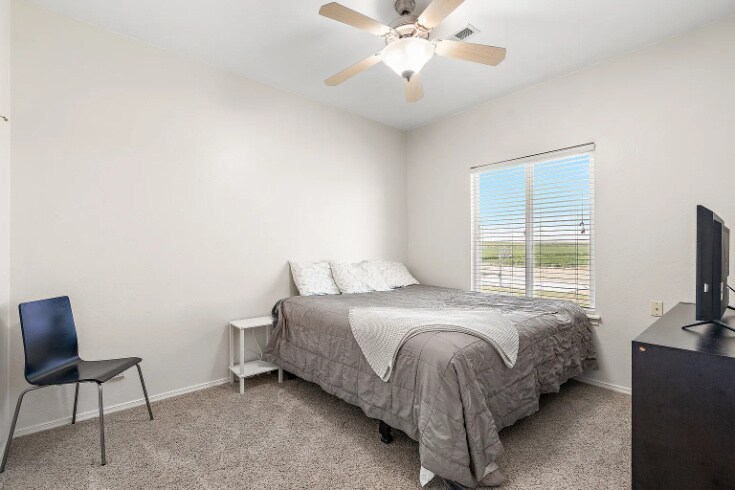 Building Photo - 18227 Southlake Cir