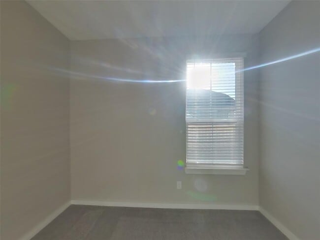 Building Photo - 612 Lindheimer Ln