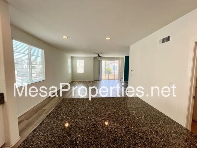Building Photo - 127 Macintosh Way