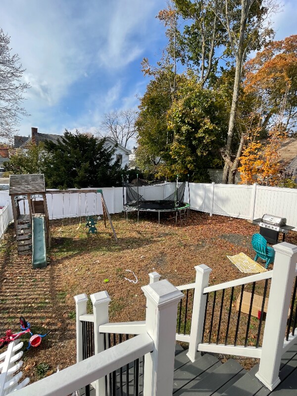 Building Photo - 241 Ash St