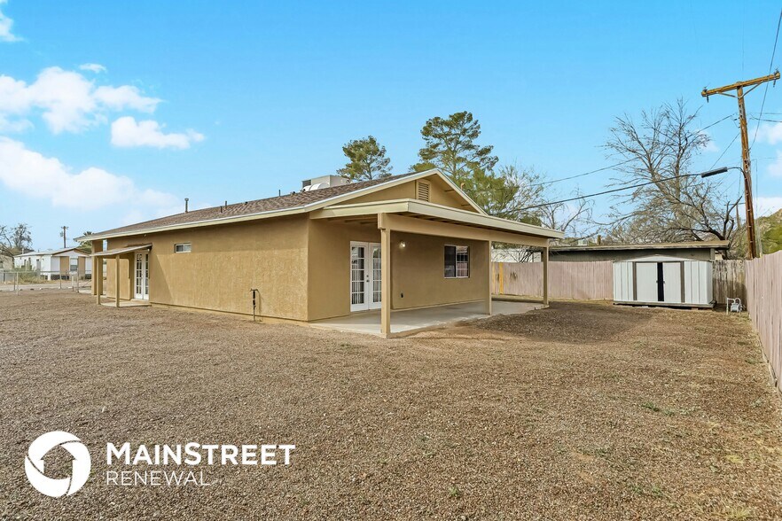 Building Photo - 5740 S Hildreth Ave