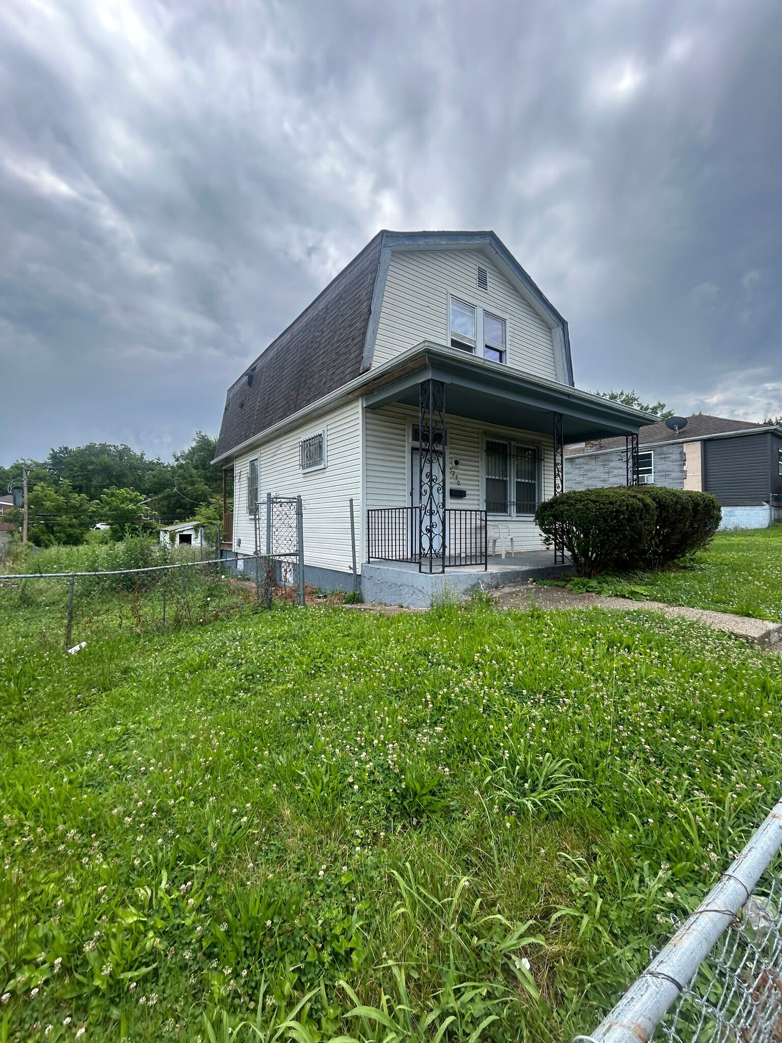Building Photo - 5230 Thrush Ave