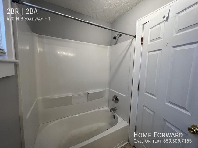 Building Photo - 420 N Broadway