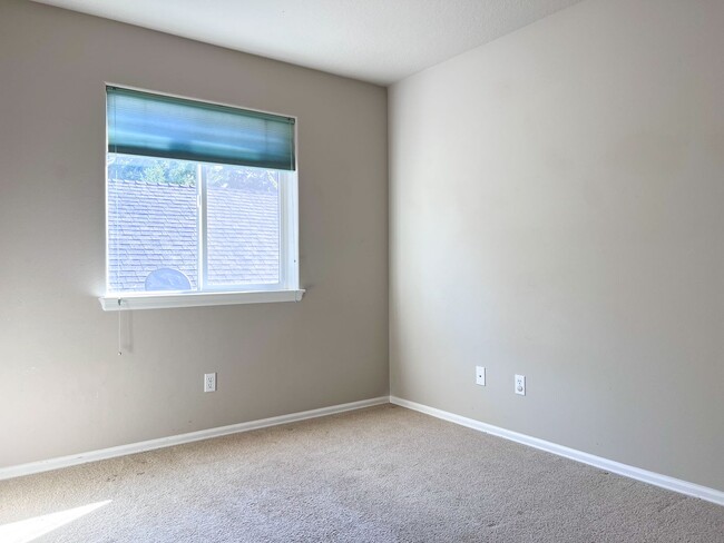 Building Photo - 3BD/2.5BA HOME IN CORVALLIS