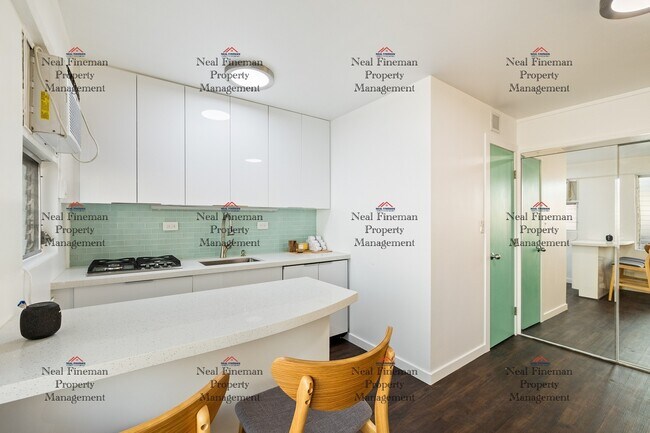 Building Photo - Furnished Studio, 1 Bath. Street parking. ...