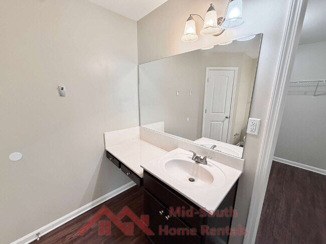 Building Photo - 5626 Tulip Tree Dr