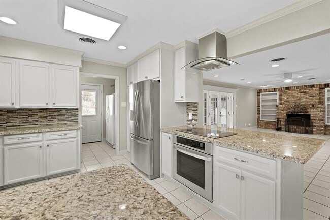 Building Photo - 5618 Bankside Dr