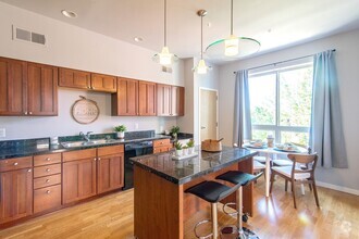 Building Photo - 2B/2B Luxury Louisville Condo with Mountai...