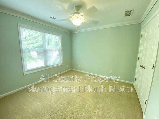 Building Photo - 10915 Kimball Crest Dr