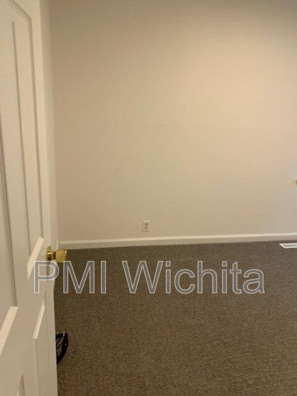 Building Photo - 2328 S Broadview St