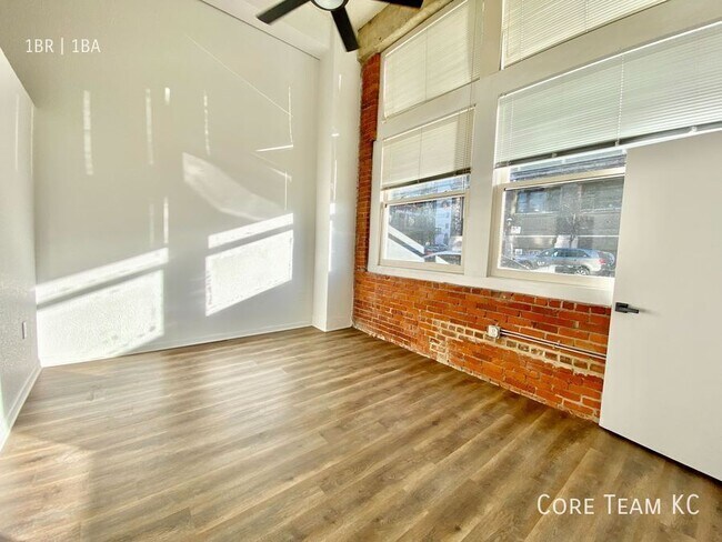 Building Photo - 934 Broadway Blvd