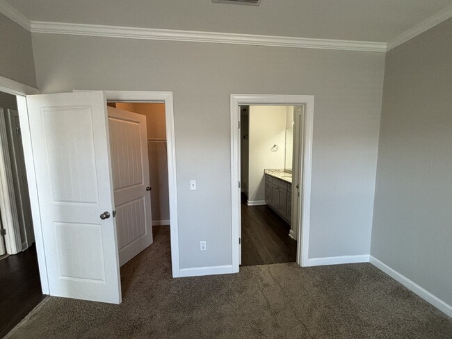 Building Photo - FOR RENT in Dothan, AL!!