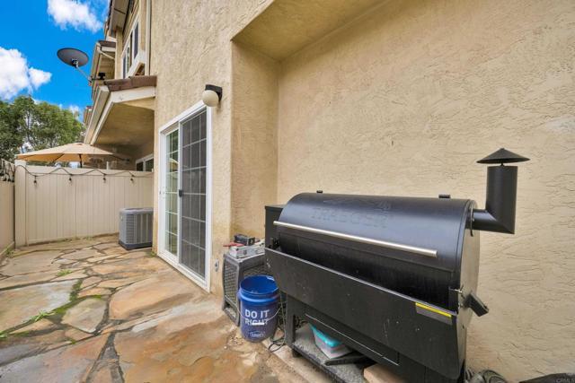 Building Photo - 10140 Palm Glen Dr