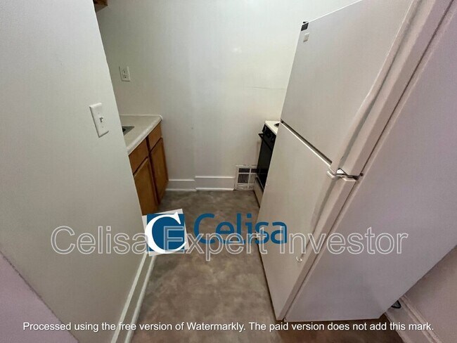 Building Photo - 1013 Stophlet St