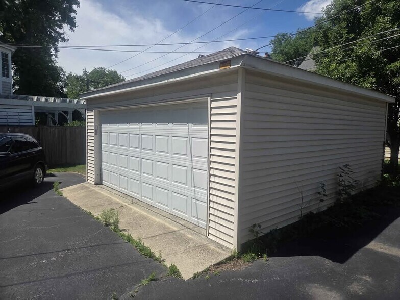 Building Photo - 50 N Waiola Ave