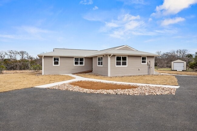 Building Photo - 2-5 ACRES IN HARKER HEIGHTS! FOUR BEDROOMS...