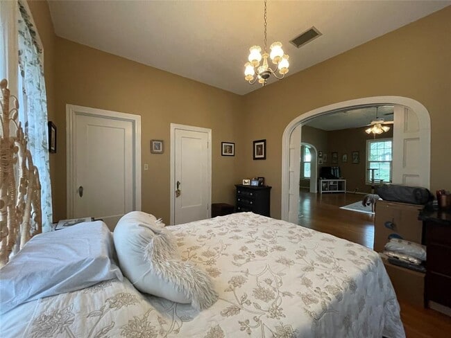 Building Photo - 801 Hudgins St