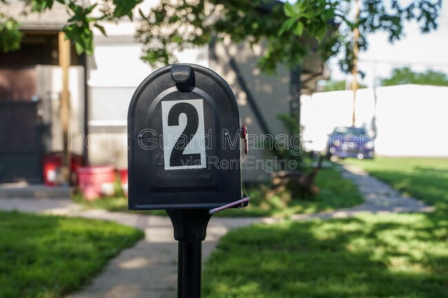 Building Photo - 1826 S Laura St