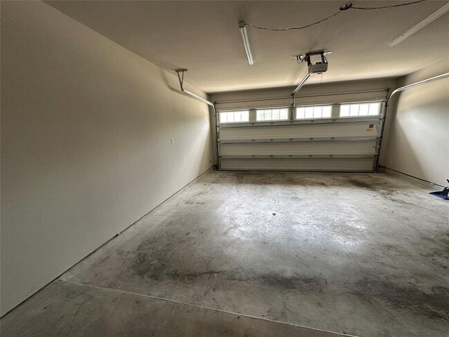 Building Photo - 12121 City Trek Ln