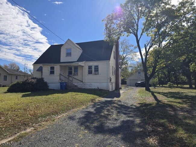 Building Photo - 38 Hamilton Rd