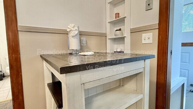 Building Photo - 705 N A St