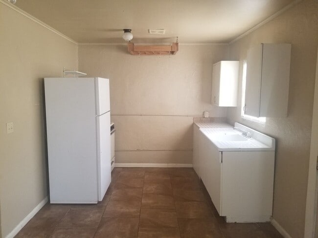 Building Photo - 1 bedroom 1 bath