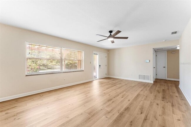 Building Photo - 1431 San Helen Dr