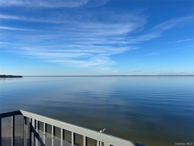 Building Photo - 19 Pine Ln