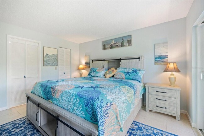 Building Photo - 634 Bird Bay Dr E