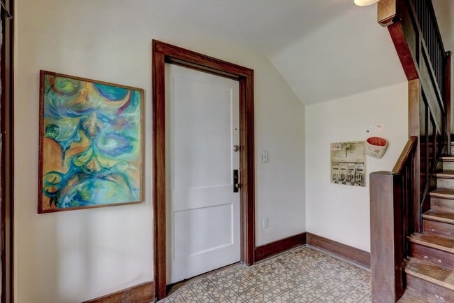 Building Photo - 1 Bed 1 Bath apartment in Okc close to Plaza District!