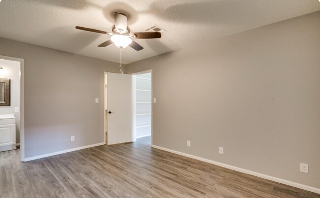 Building Photo - 25 N Cottonwood St