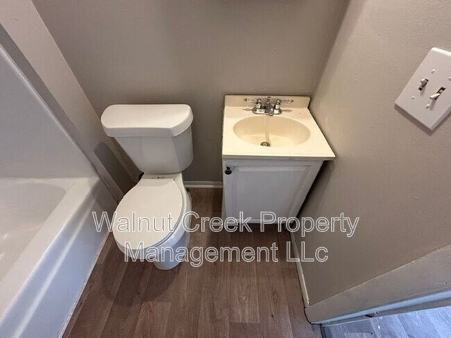 Building Photo - 138 Mendel Ct