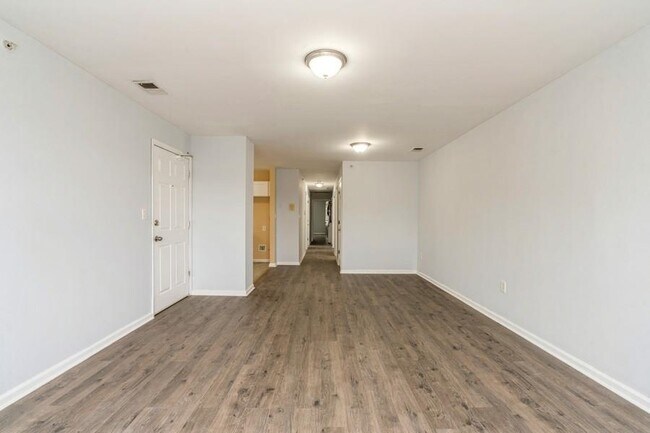 Building Photo - 7 Halleck St