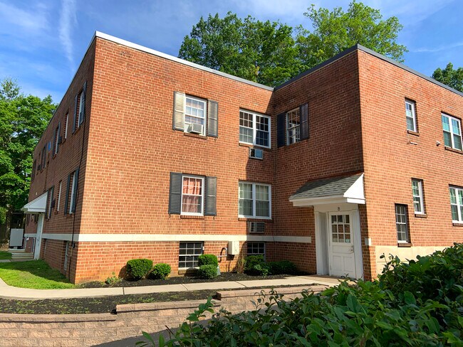 Building Photo - 244 E Montgomery Ave