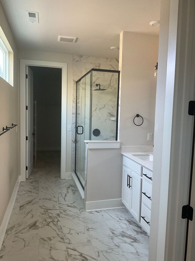 Building Photo - Welcome to this charming two-story townhome in the heart of Belmont, NC.