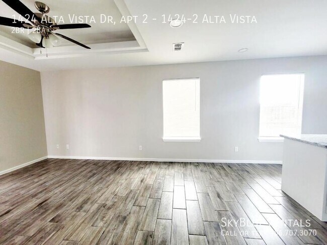 Building Photo - 1424 Alta Vista Dr