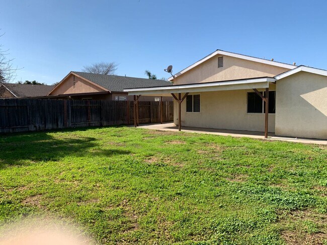 Building Photo - 6204 Straub Ln