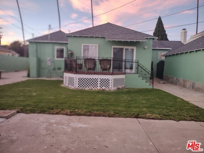 Building Photo - 5446 Angeles Vista Blvd