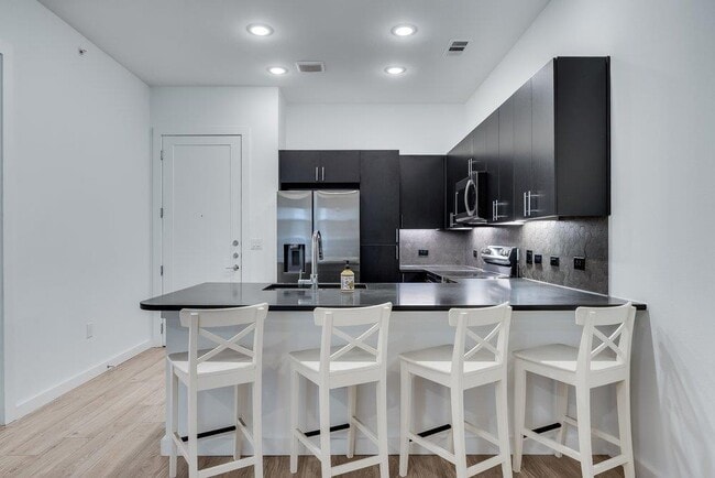 Building Photo - 4801 Springdale Rd