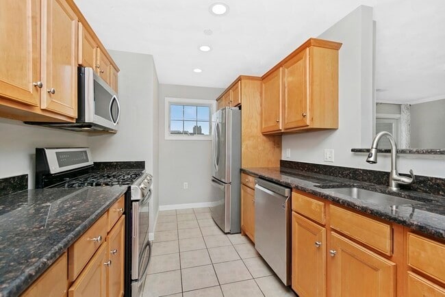 Building Photo - 260 Main St