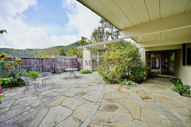 Building Photo - 1309 Idylberry Rd