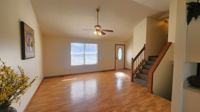 Building Photo - 3BR, 2.5BTH, 2CAR ATT GAR, Privacy Fenced Yard - In Washburn Rural Schools!