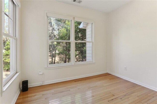 Building Photo - 315 Commons Gate Ct