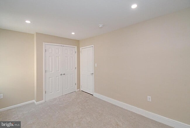 Building Photo - 232 Morgan St