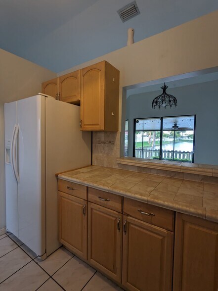 Building Photo - 2711 San Remo Cir