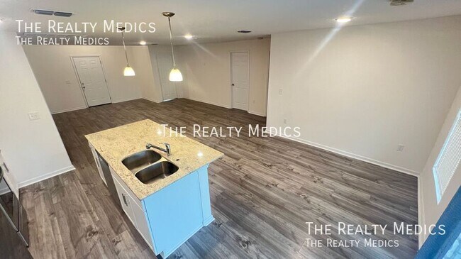 Building Photo - 2498 Cogan Dr