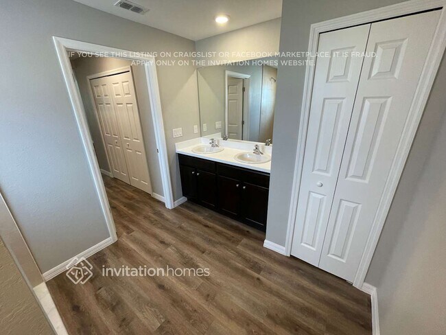 Building Photo - 550 Encarnacion St