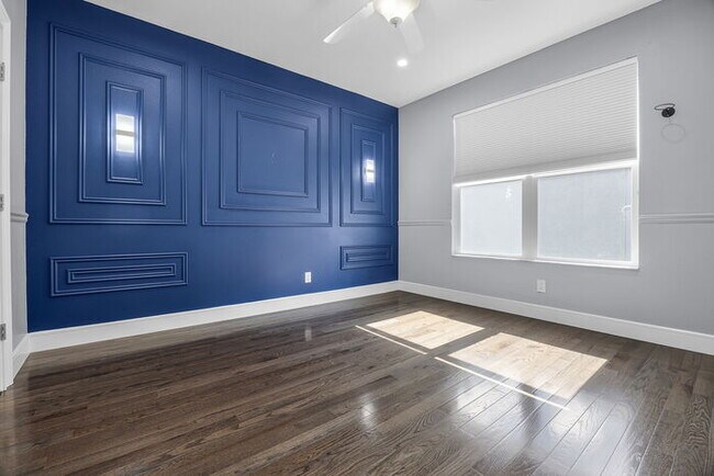 Building Photo - Fully Remodeled 5/4 Art Deco-Inspired Home...