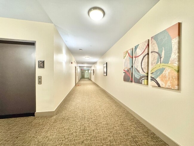 Building Photo - 2 Bedroom in Winstead Commons! Convenient to Lawndale Dr, Battleground Ave, and More!